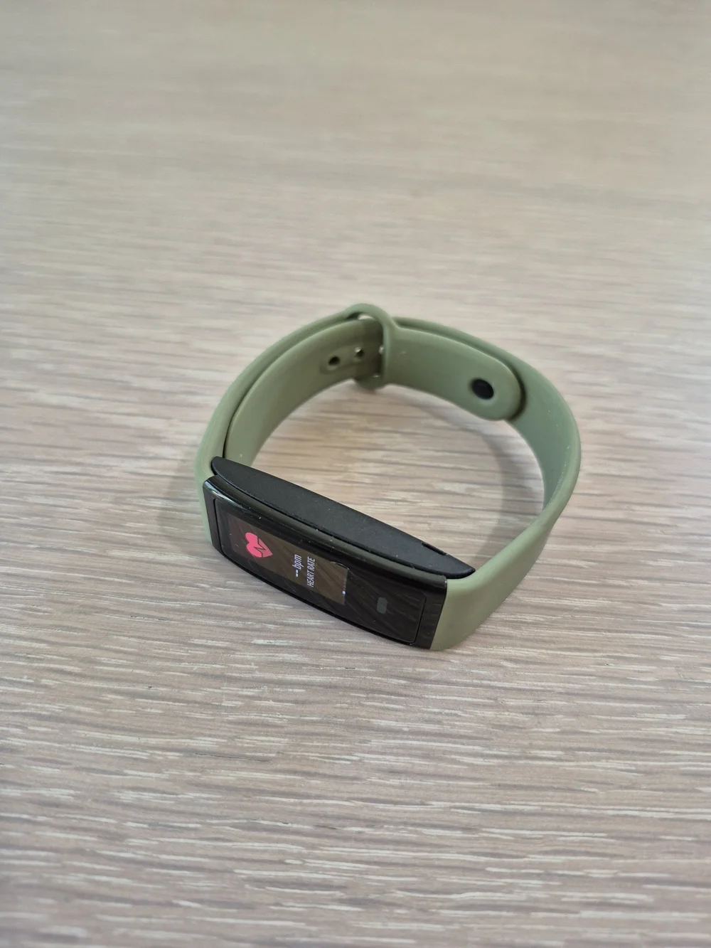 Smart Fitness Tracker Band in Olive Green with Touchscreen and Charger